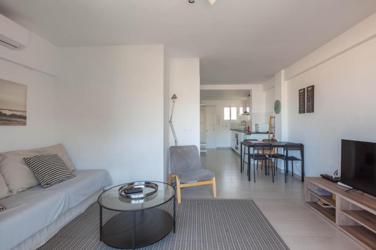 With Balcony In By Costarentals - Ref 92 Apartamento *