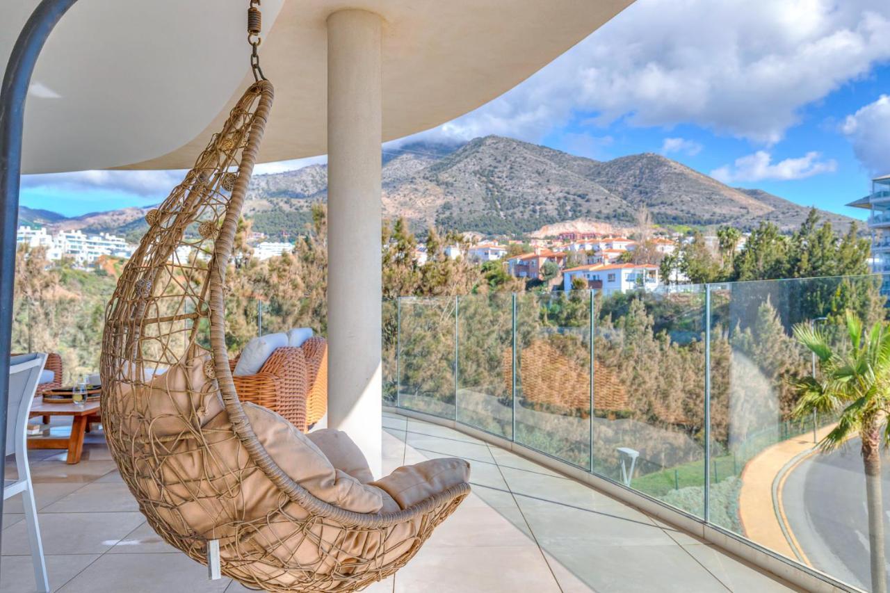 Apartment Lovely 3 Bedroom Next To Higueron Area. *