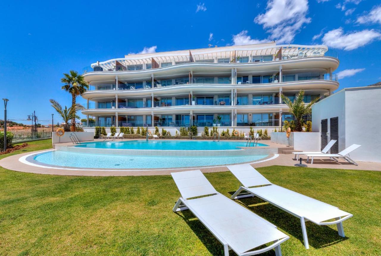 Lovely 3 Bedroom Next To Higueron Area. Apartment