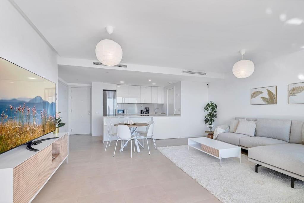 With Big Pool And Close To Beach! * Fuengirola