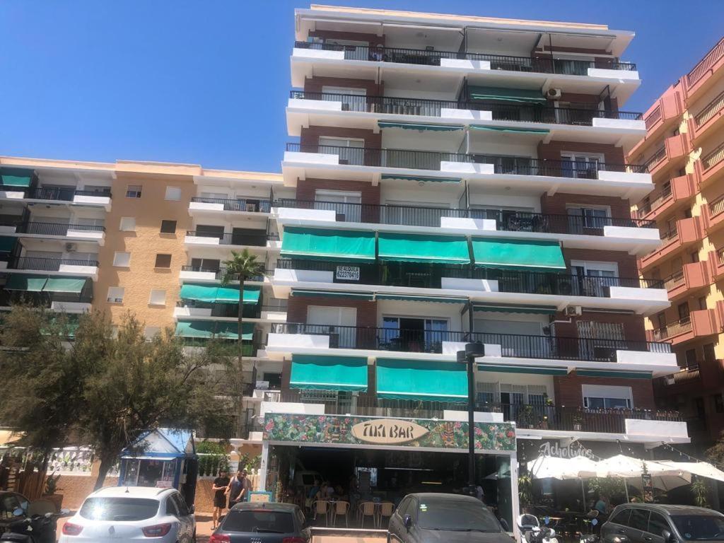 Great Terrace With Views To The Sea. 5th Floor Downtown Area *