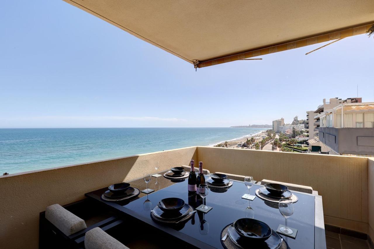 Front Row Penthouse On Carvajal Apartment