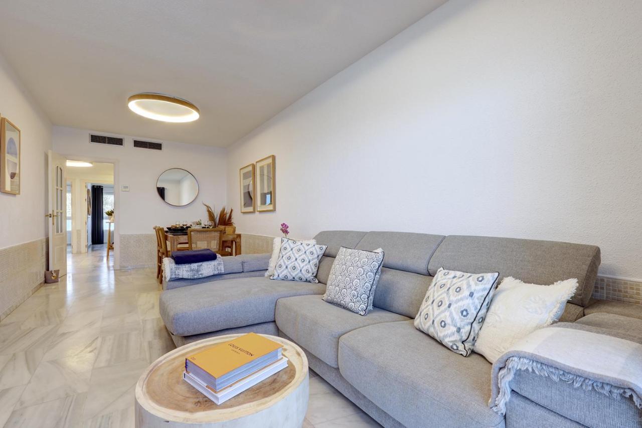 Apartment Front Row Penthouse On Carvajal Fuengirola