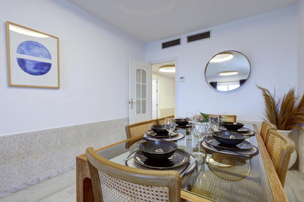 Apartment Front Row Penthouse On Carvajal Fuengirola