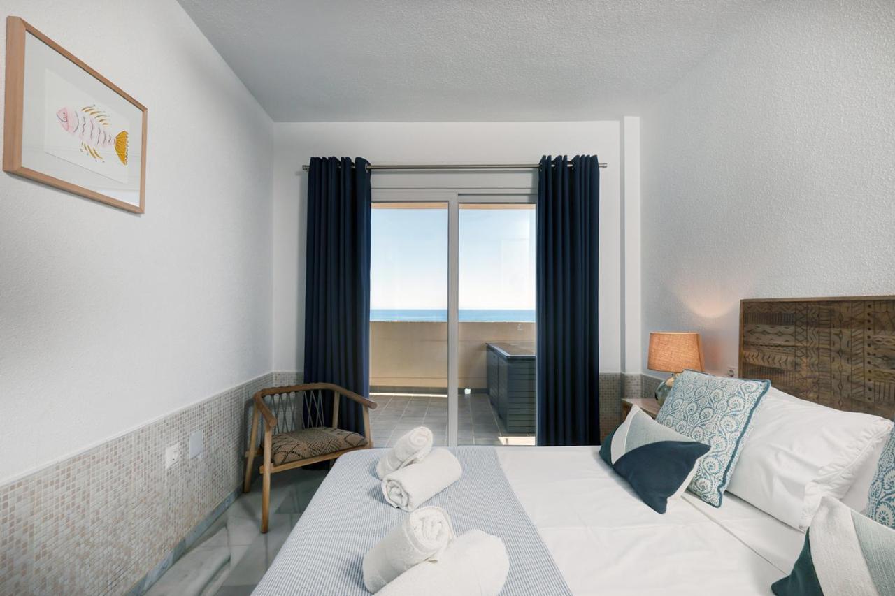 Apartment Front Row Penthouse On Carvajal *