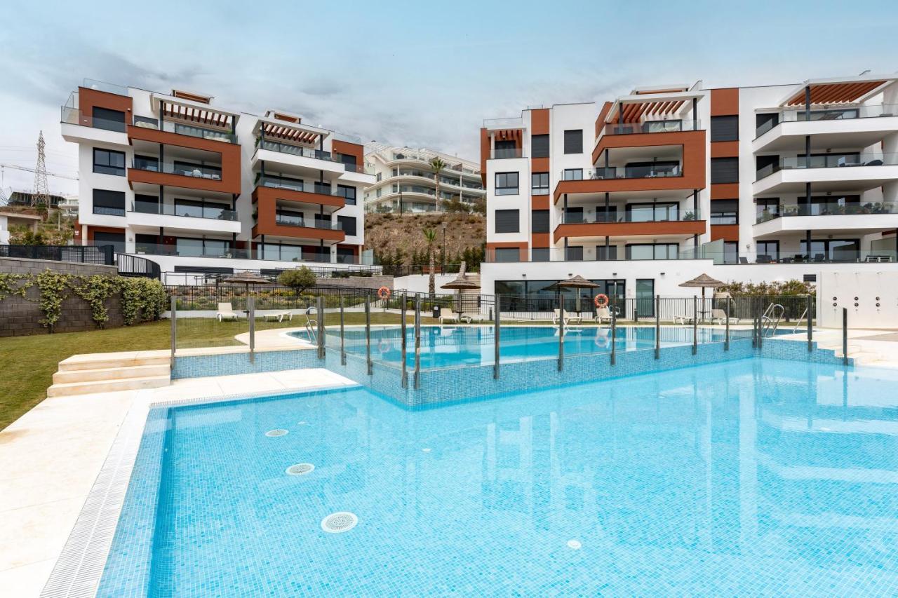 Middle Views * Fuengirola