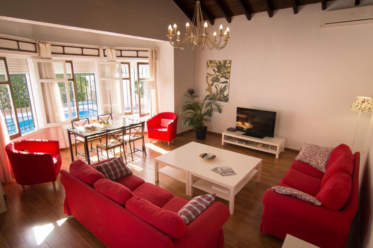 Holidays2fuengirola Mercedes In Center And 2nd Line * Fuengirola