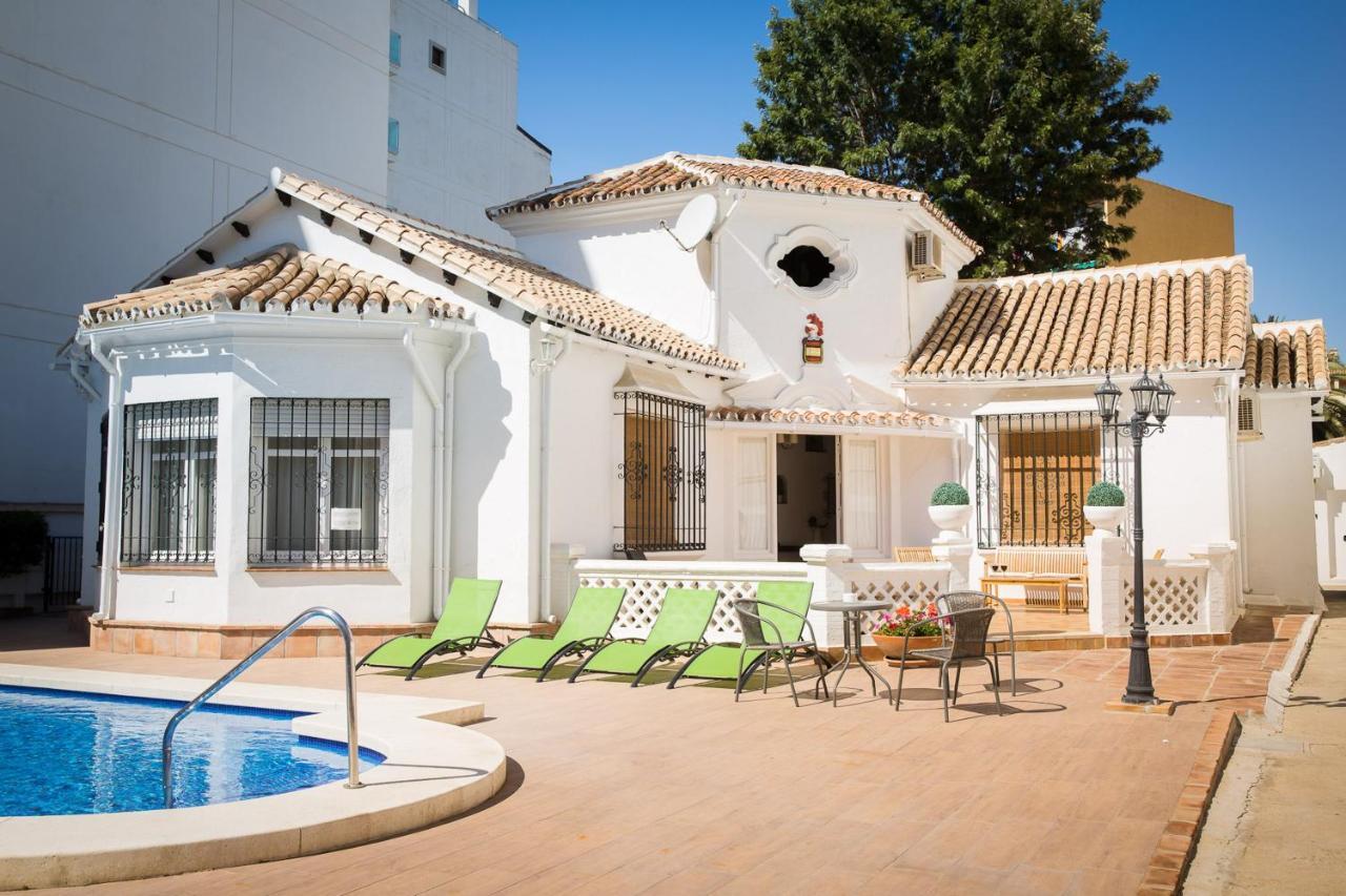 Holidays2fuengirola Mercedes In Center And 2nd Line Fuengirola