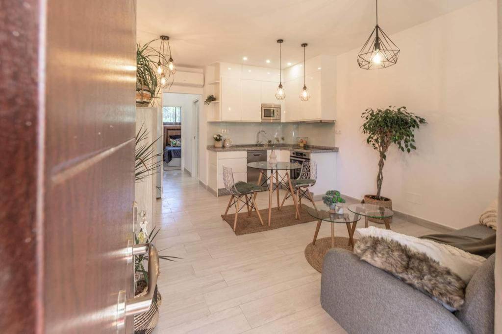 Apartment Beautiful And Elegant One Bedroom Fuengirola