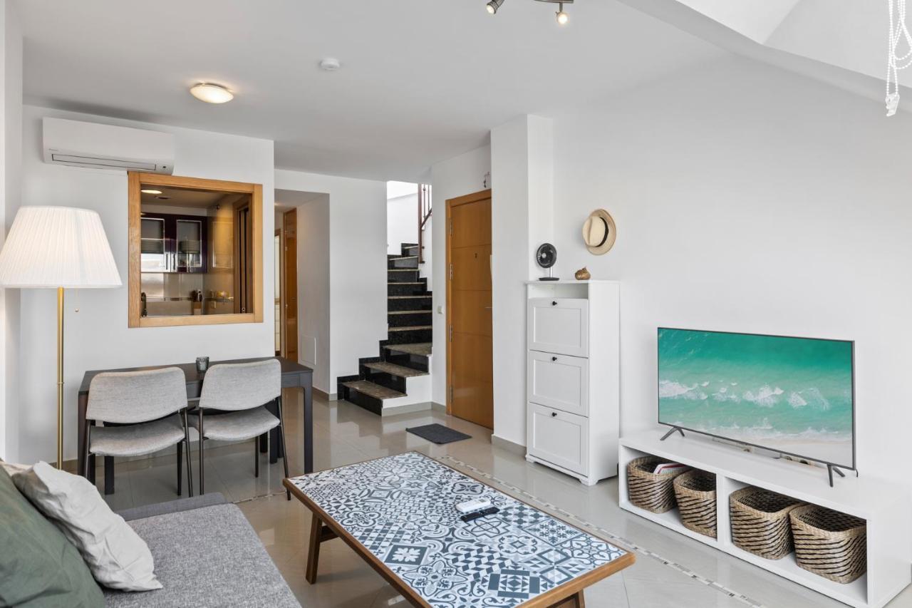 Sunny Penthouse In By Costarentals - Ref 212 Appartement *