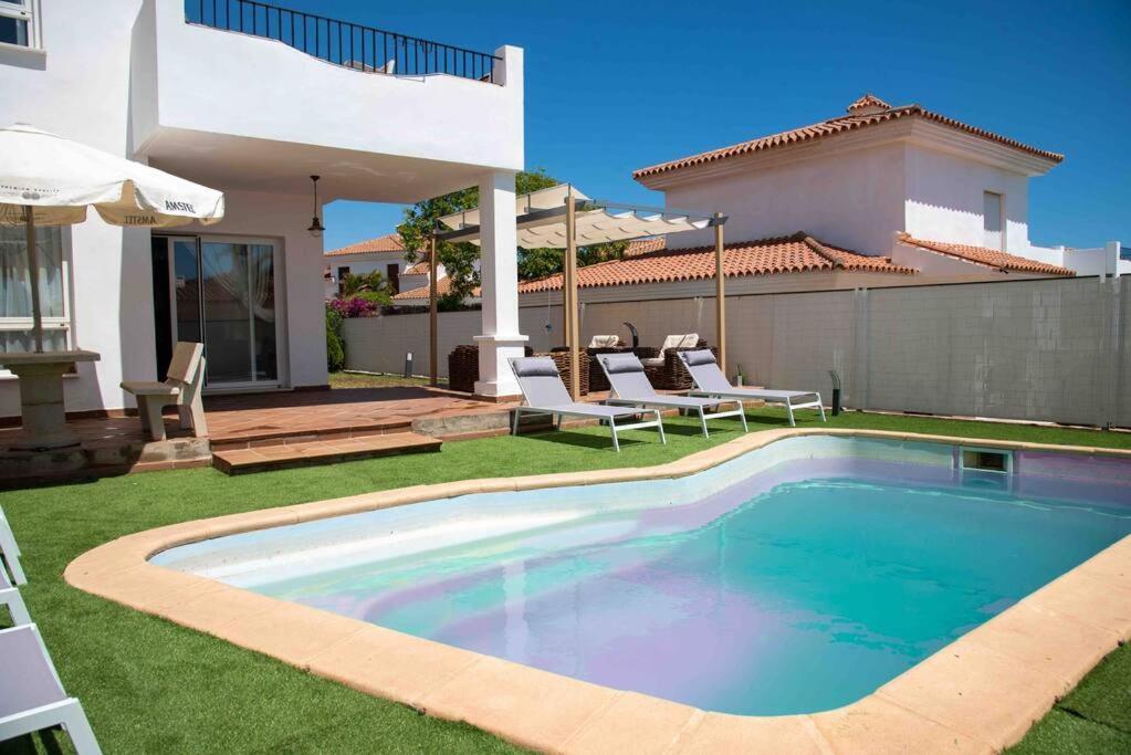Cosy With Private Pool Villa *