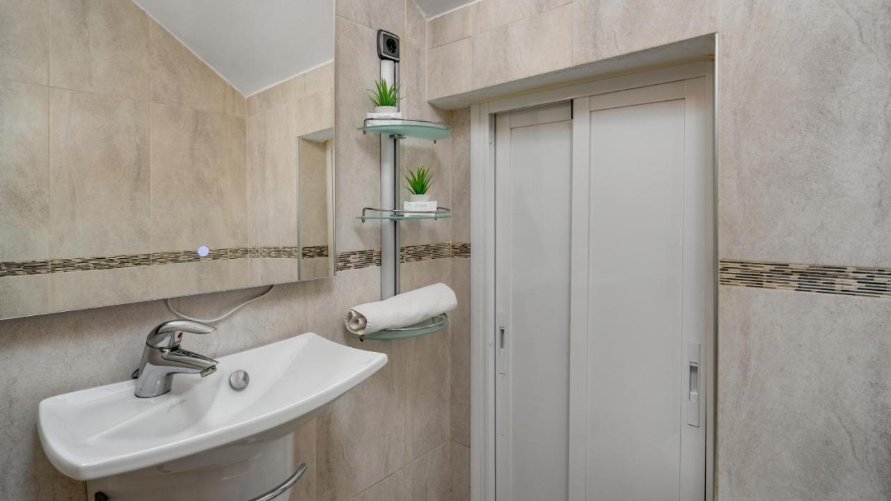 Apartment Exceptional Family With Pool By Costarentals - Ref 194