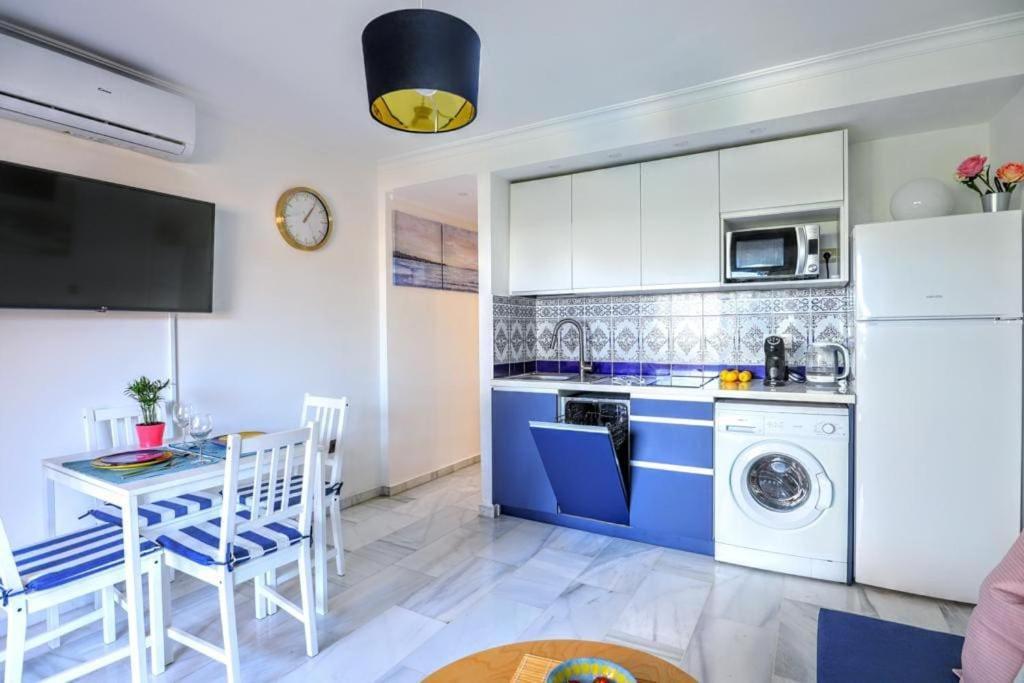 Blue Marine - Parking, Pool, Ac, Wifi *