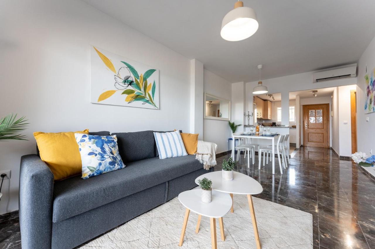 Malagasuite Blue Sea & Pool Apartment