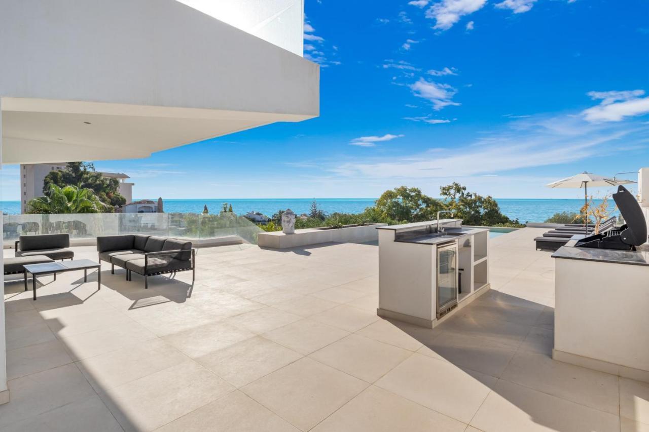 Nirvana - Pool, Jacuzzi, Terrace & Sea View Villa