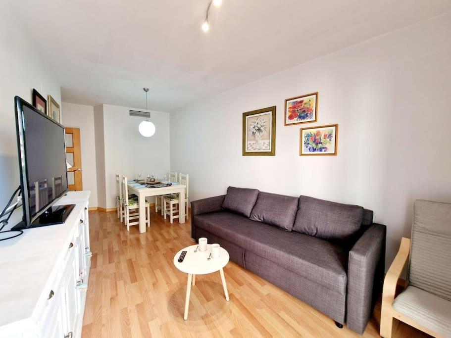 Alcantara Tower 2 Bedrooms *