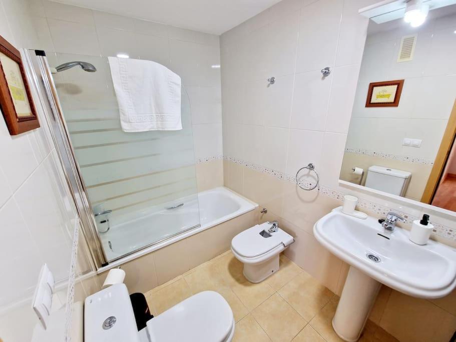 Alcantara Tower 2 Bedrooms *