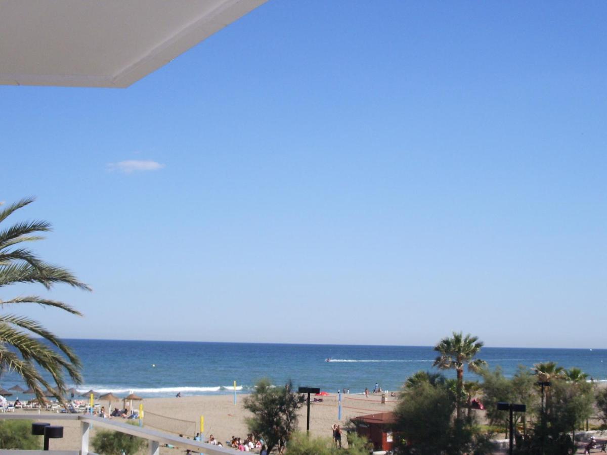 Ronda 3 Beachfront Apartment *