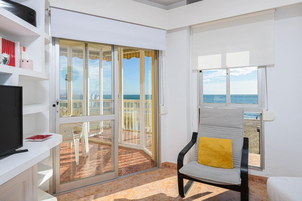 Great Location And Frontal Sea View *