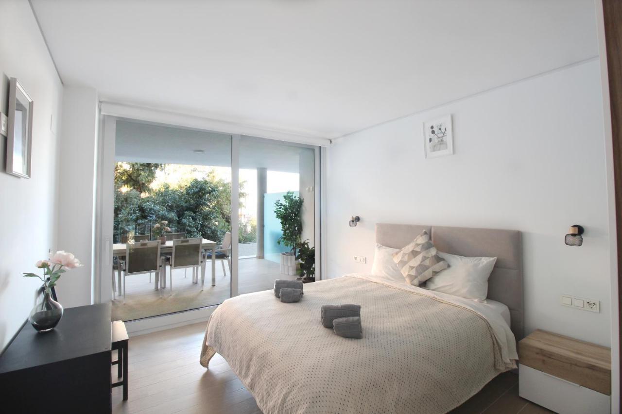 First Line Beach With Sea View Apartment *