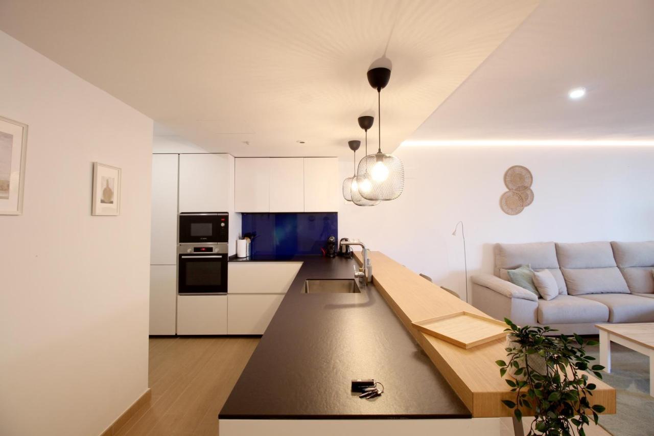 Apartment First Line Beach With Sea View