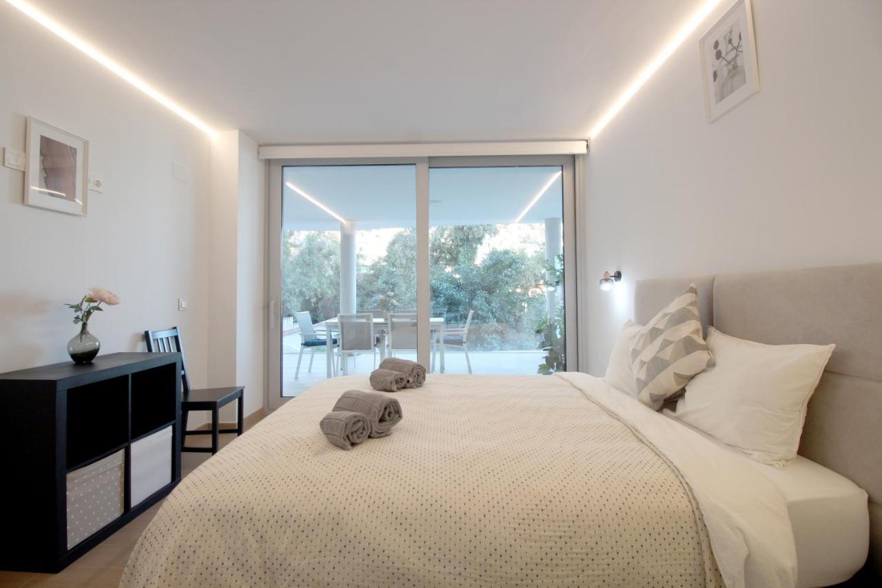 First Line Beach With Sea View Apartment *