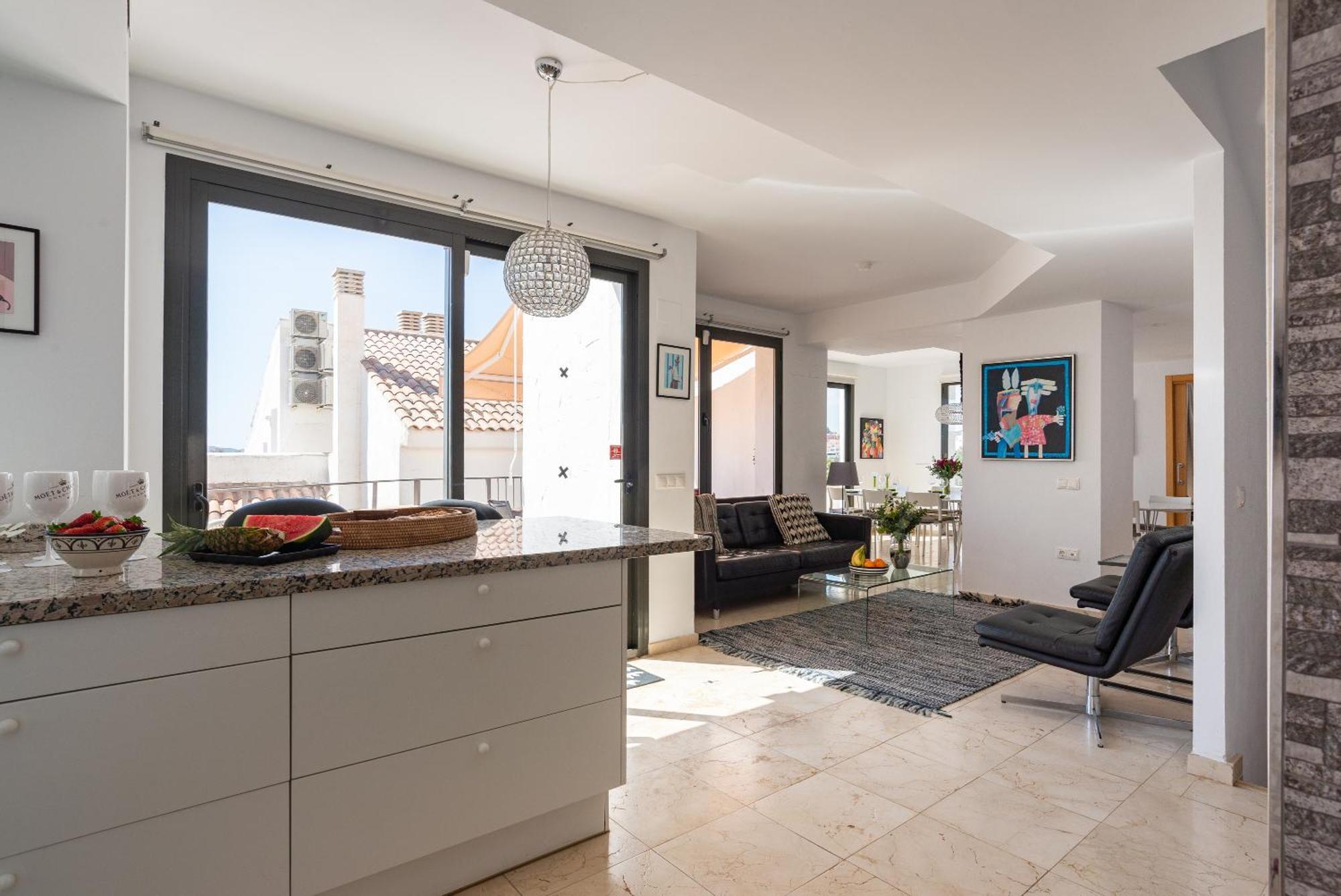 Modern Townhouse With Stunning View Сasa de vacaciones Fuengirola