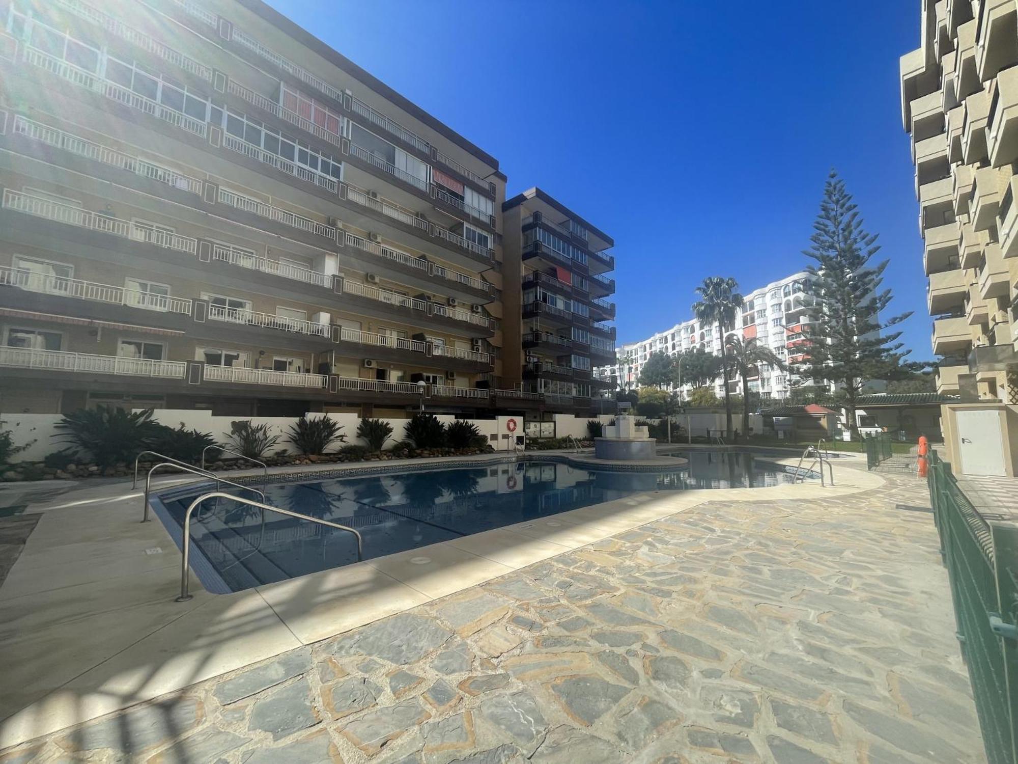 Piso En El Paseo Maritimo * Fuengirola