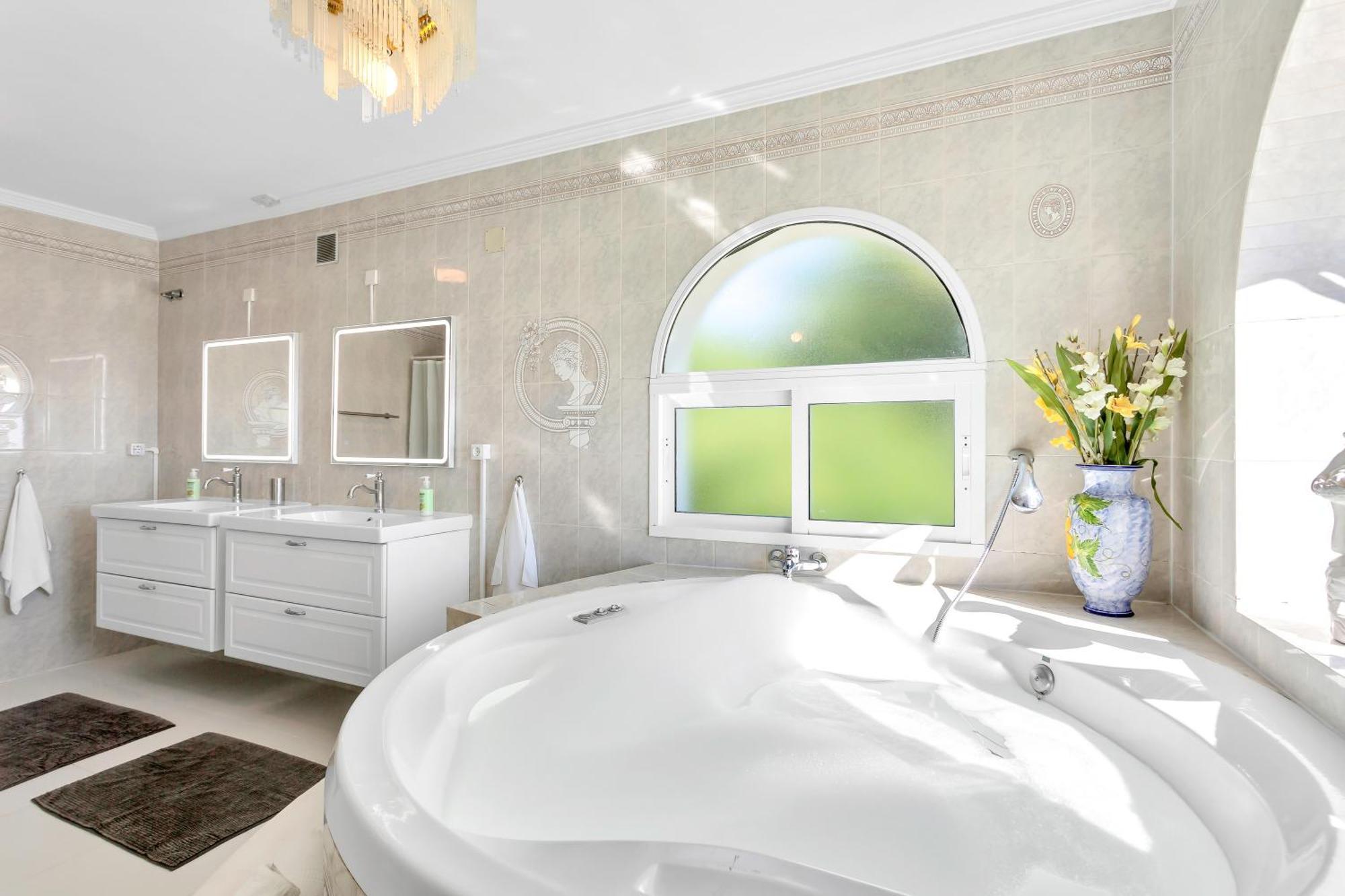 Luxurious Costa Del Sol