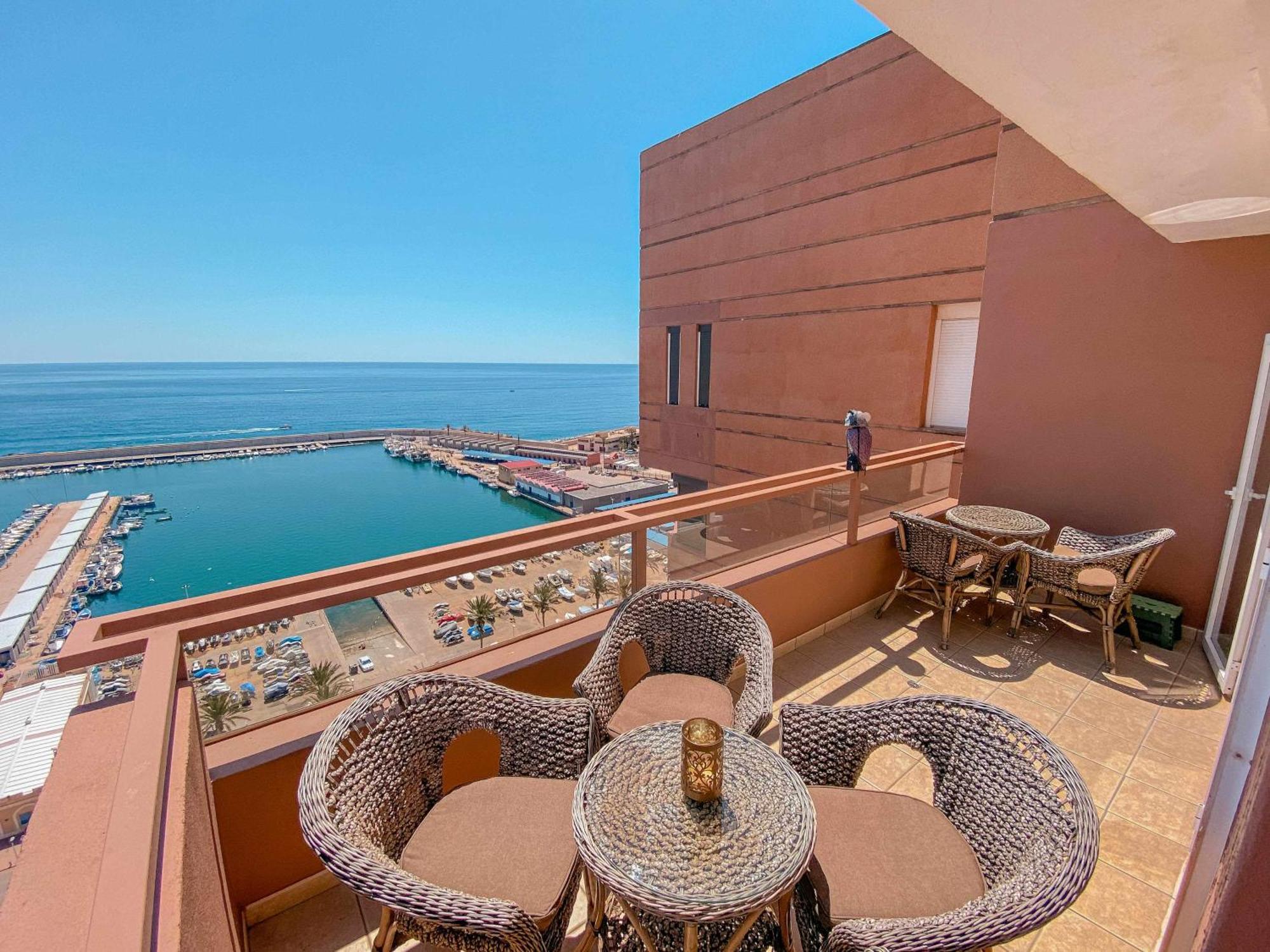 Atico Con Piscina Privada Y Vistas Al Mar Huoneisto *