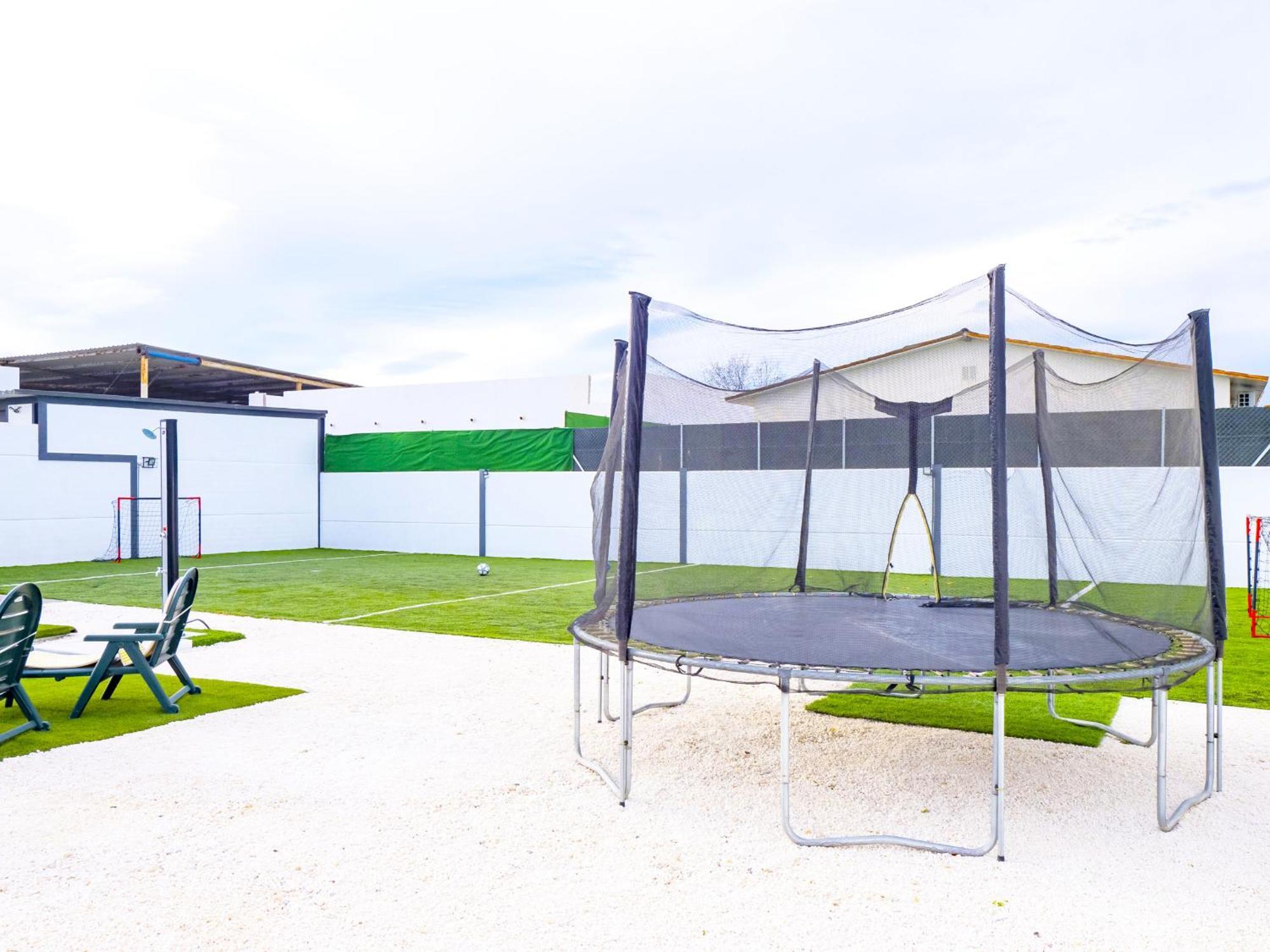 Cubo's Casa Soles & Football Field *