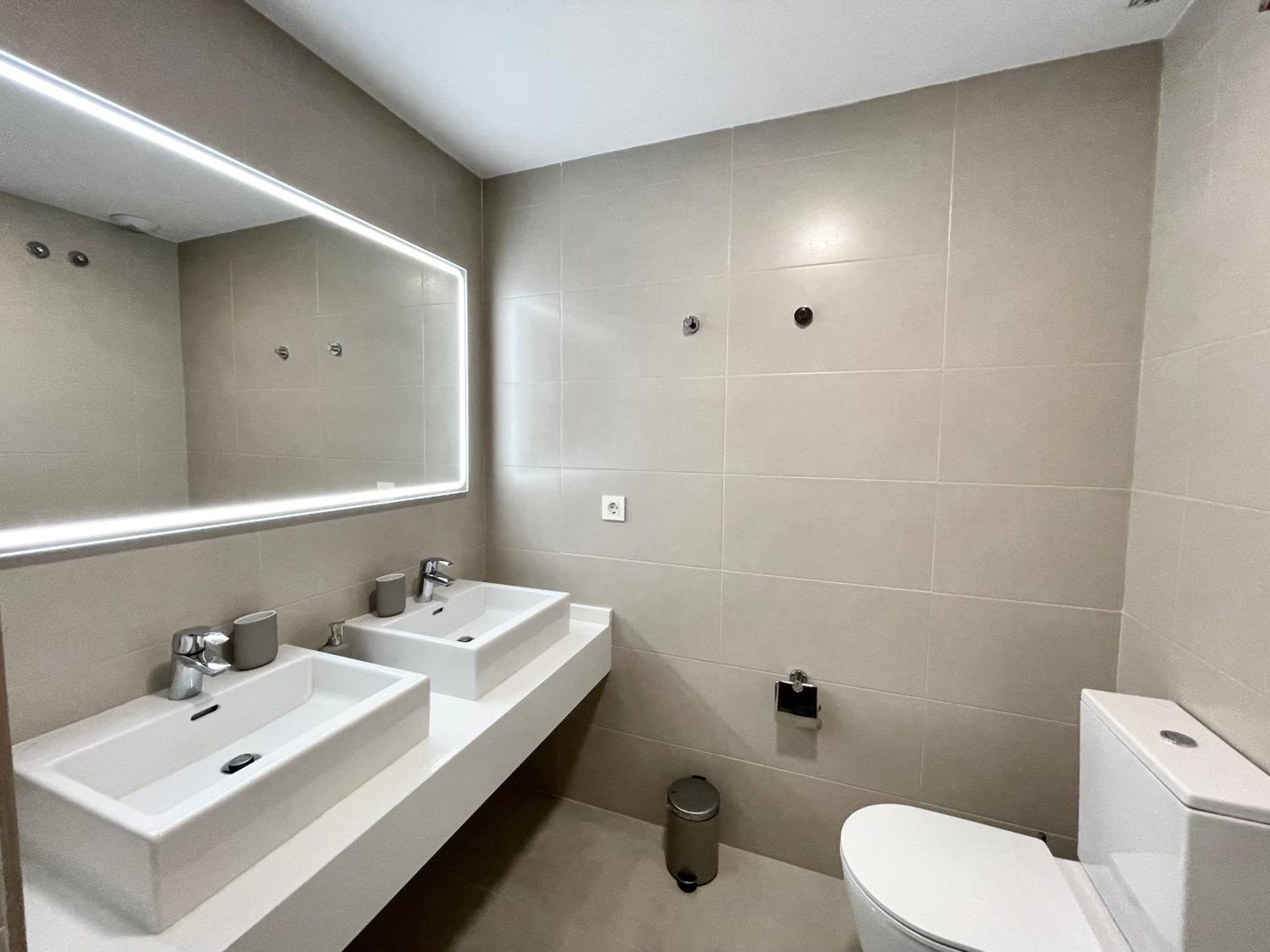 Huoneisto Three Bedroom Vacation Paradise *