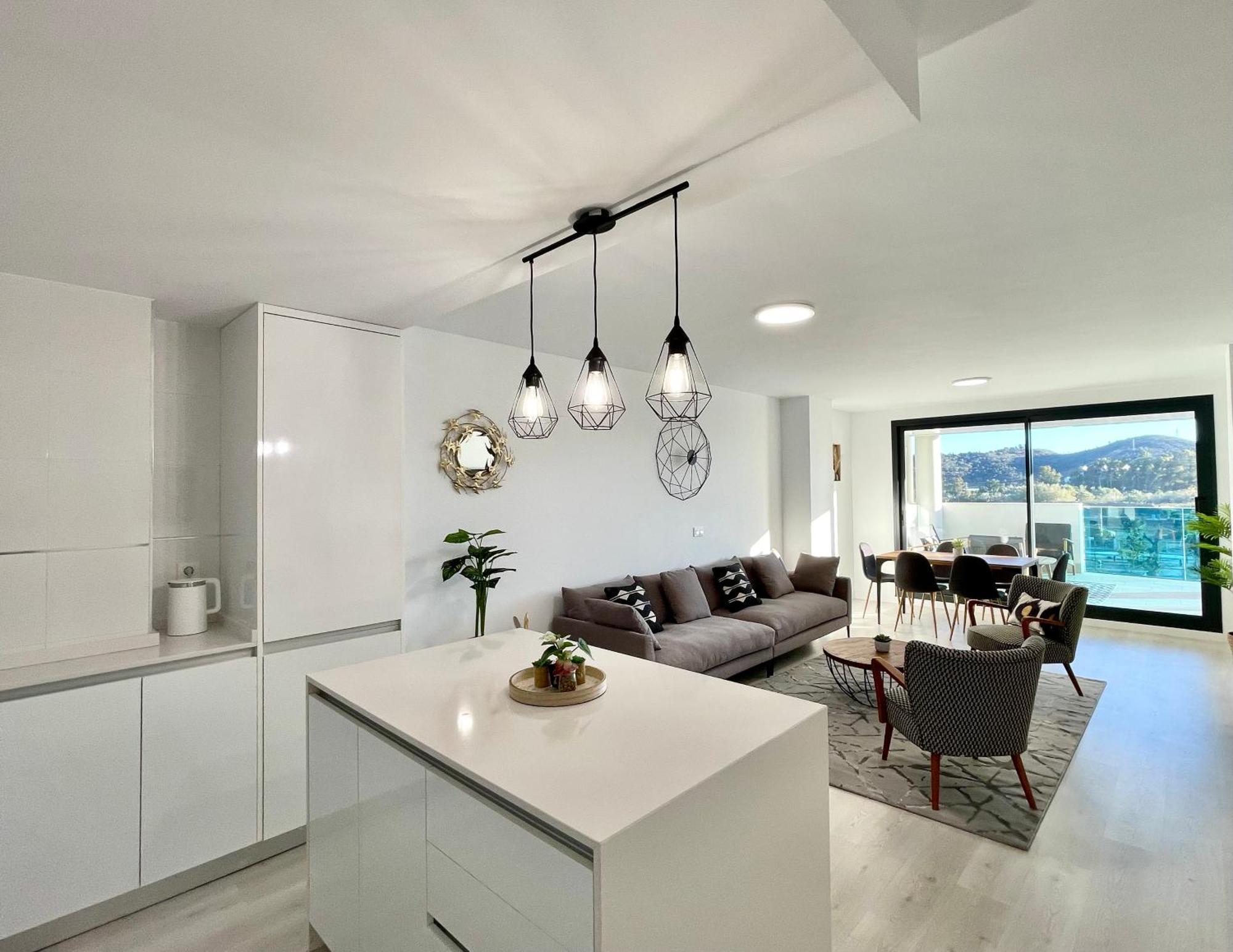 Huoneisto Three Bedroom Vacation Paradise Fuengirola
