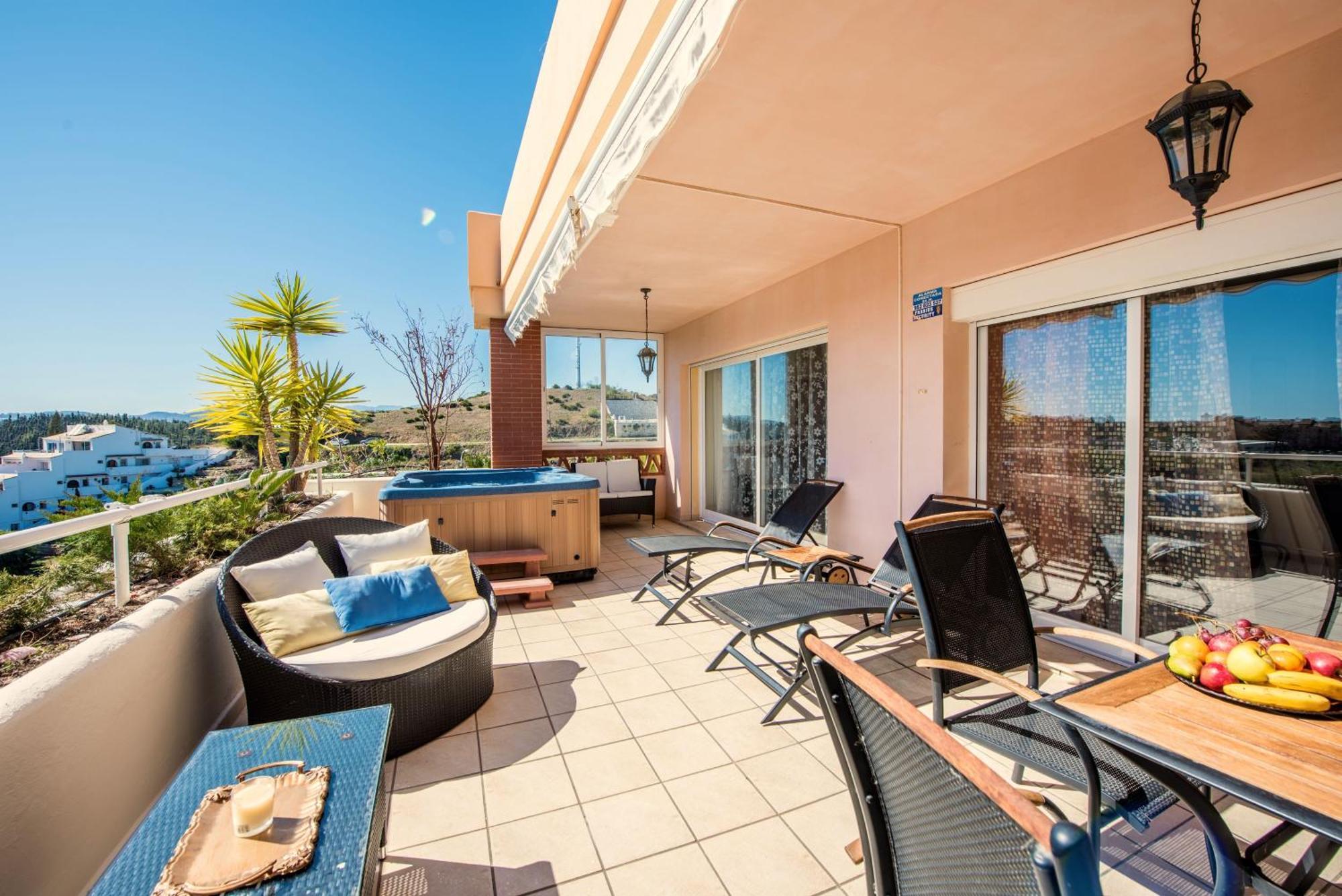 Malibu Jacuzzi Penthouse By Costarentals - Ref 242 Appartement