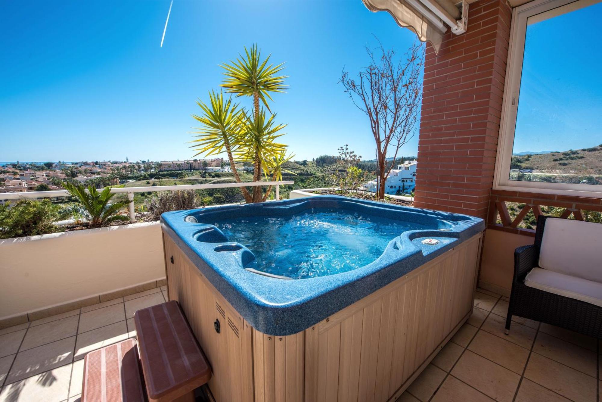 Malibu Jacuzzi Penthouse By Costarentals - Ref 242 *
