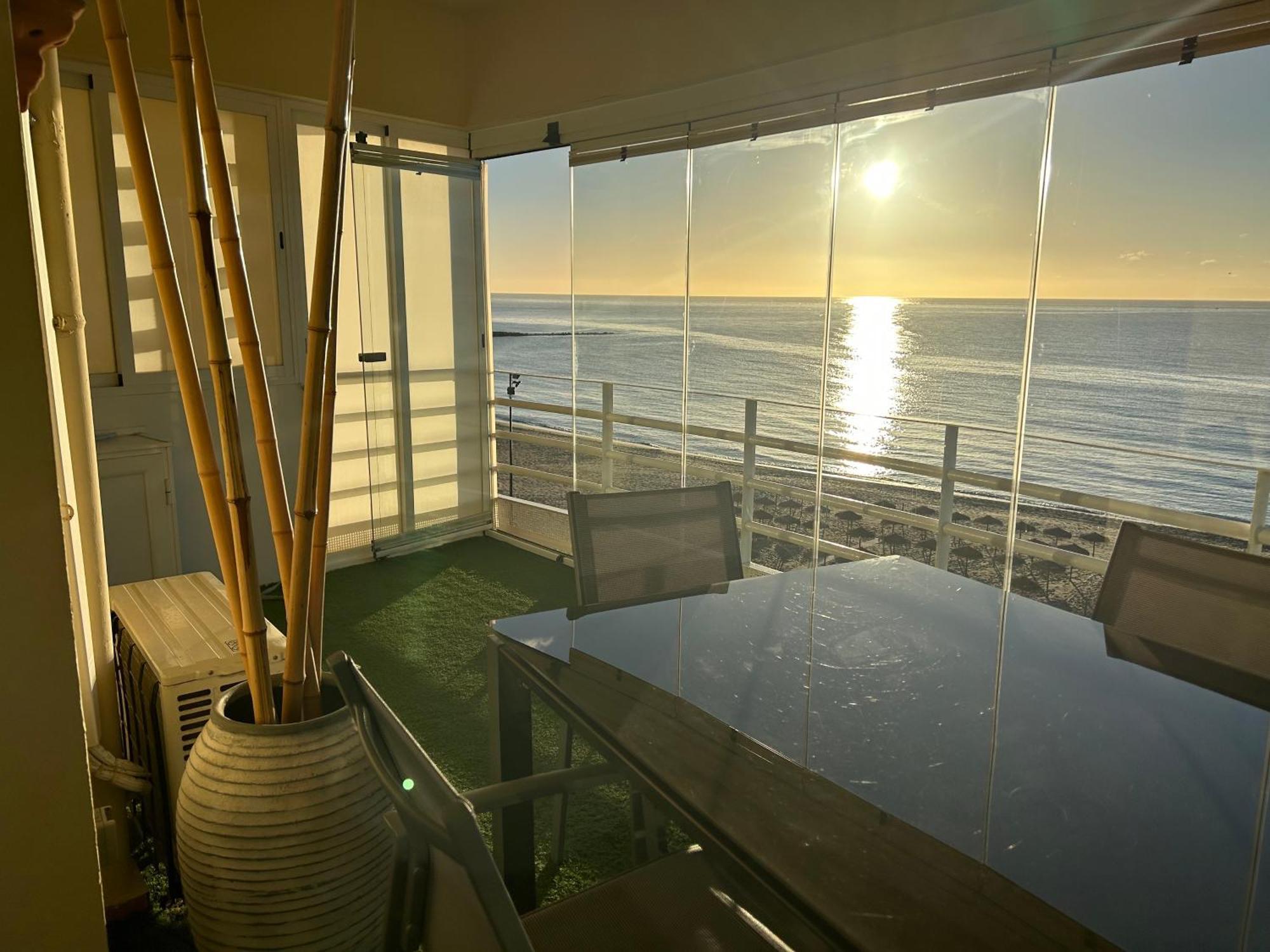 En Primera Linea/beachfront Huoneisto *