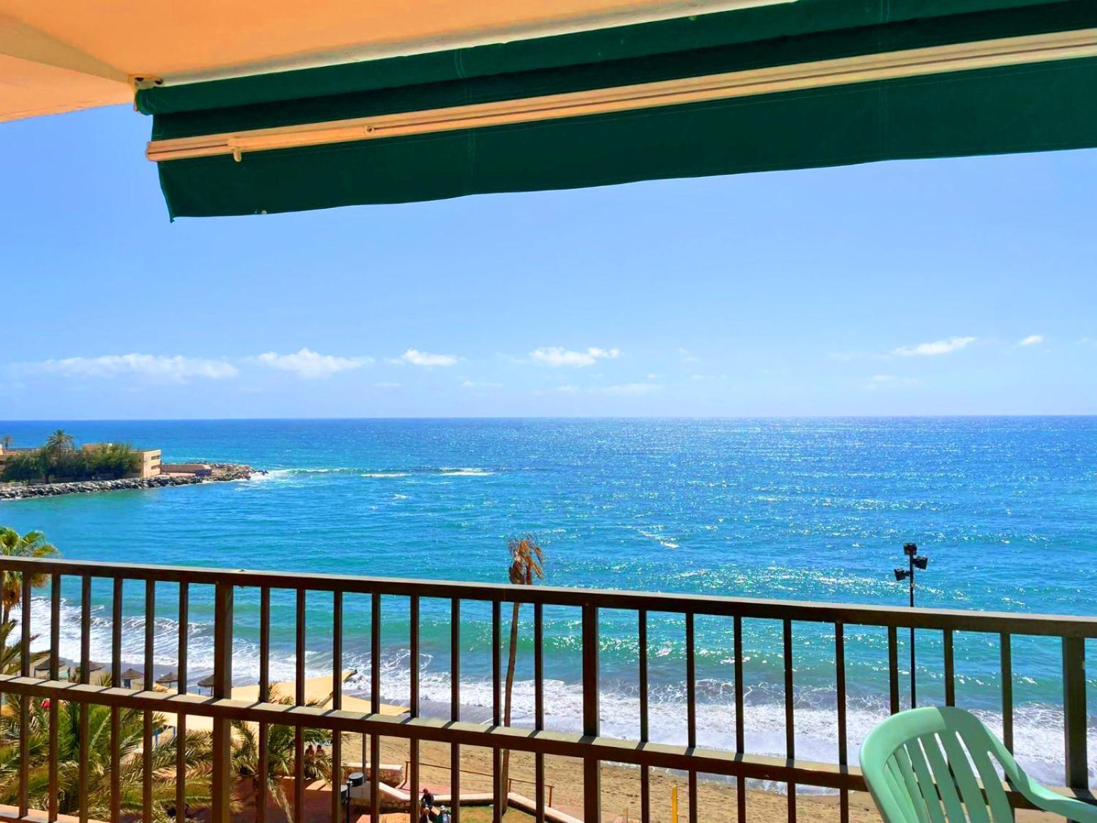 Great Terrace With Views To The Sea. 5th Floor Downtown Area *
