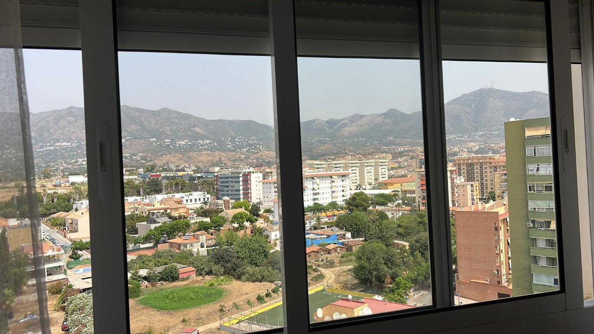 Cosy With Seaviews, Pool Close To Beach. * Fuengirola