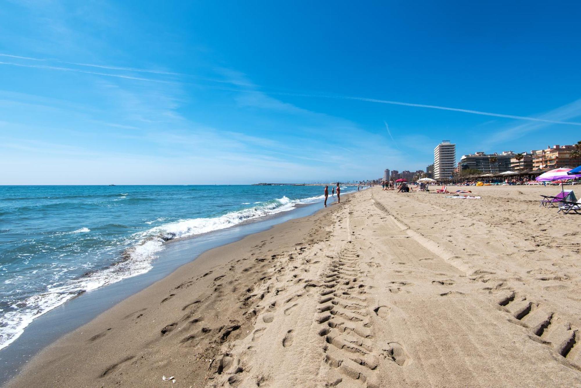 Apartment Boliches Center Next To The Beach, Parking, Pool & Terrace