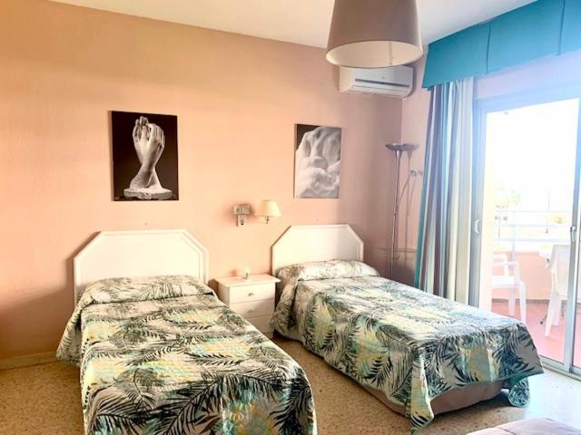 Ronda 3 Beachfront Apartment *