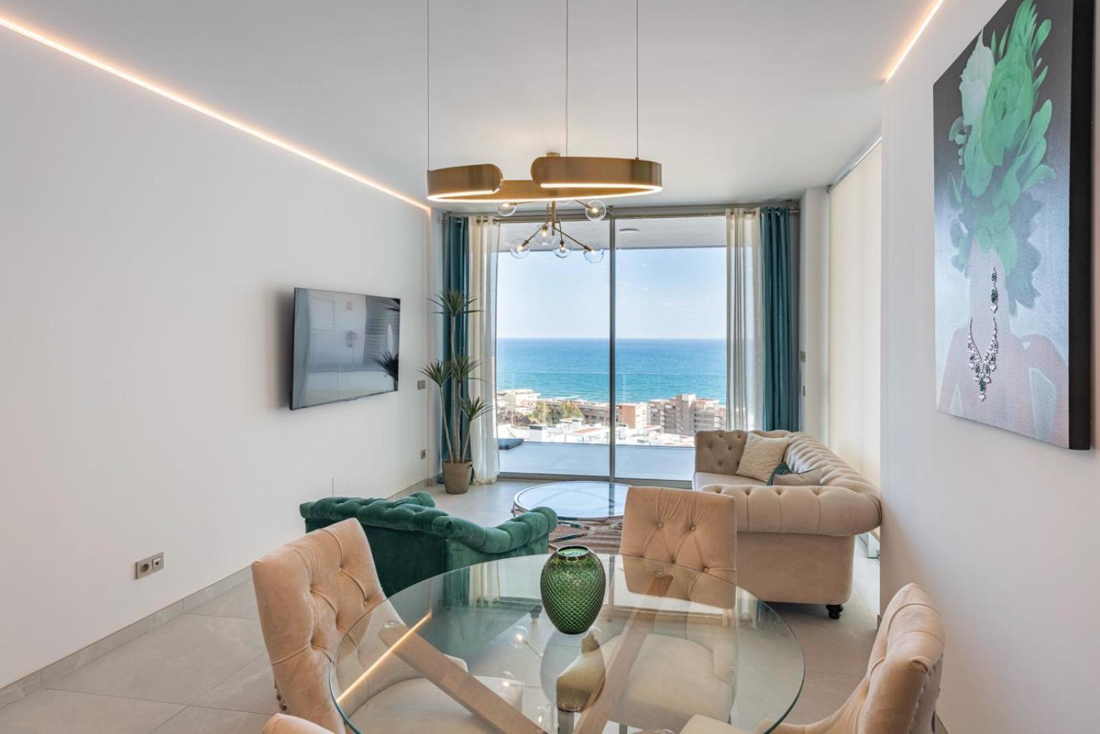 Apartment Golden Luxury 2 Bedroom Sea View