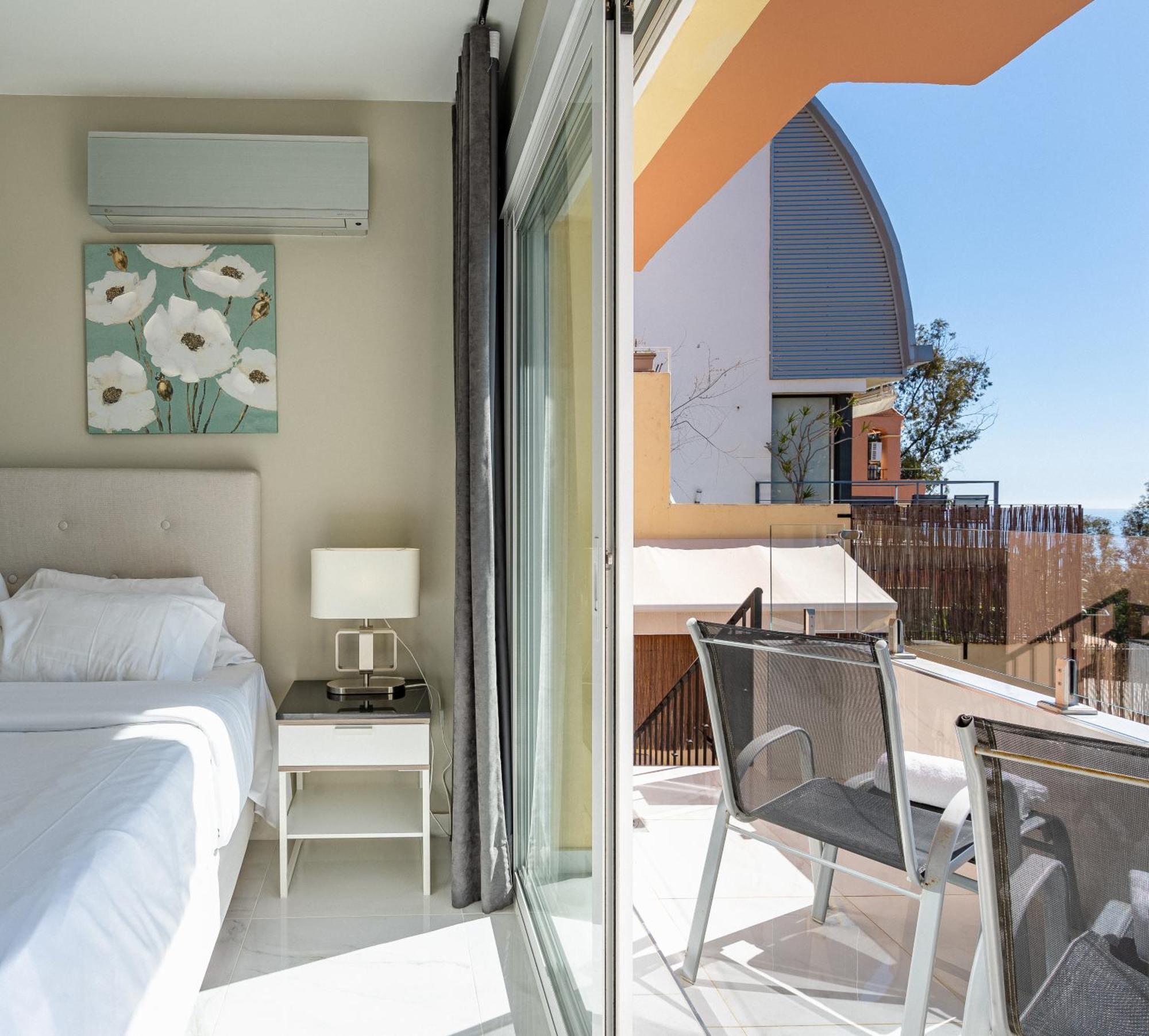Huvilat Bella Vista - Modern Private With 5 Bedrooms, Divided Into 2 Apartments, Sea View, And Pool *