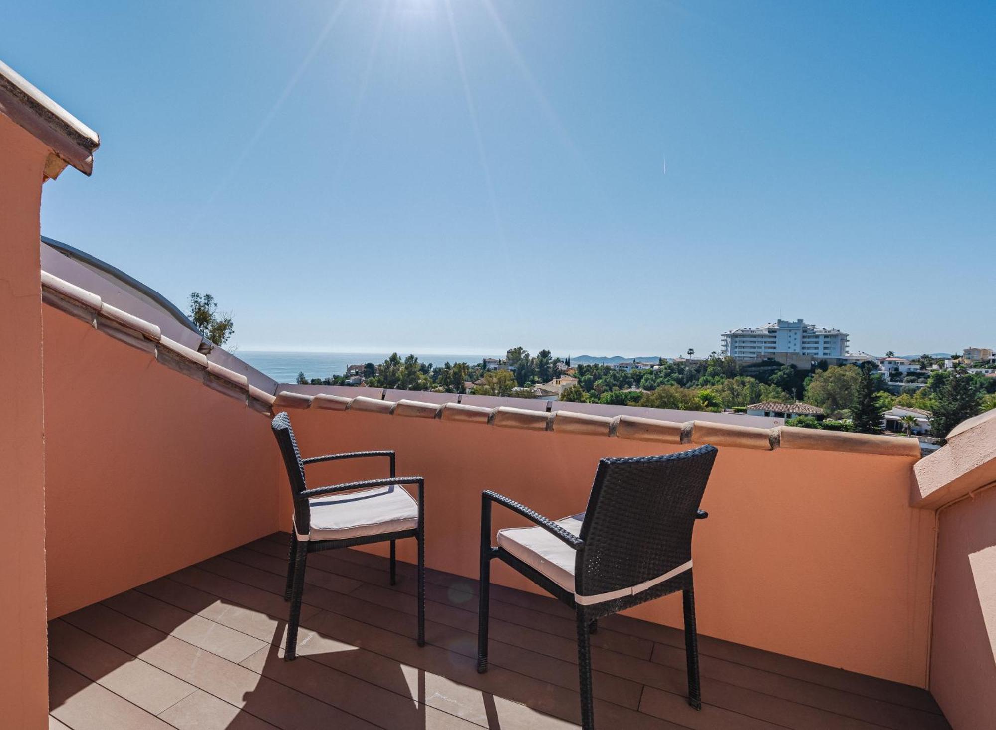 Bella Vista - Modern Private With 5 Bedrooms, Divided Into 2 Apartments, Sea View, And Pool Huvilat