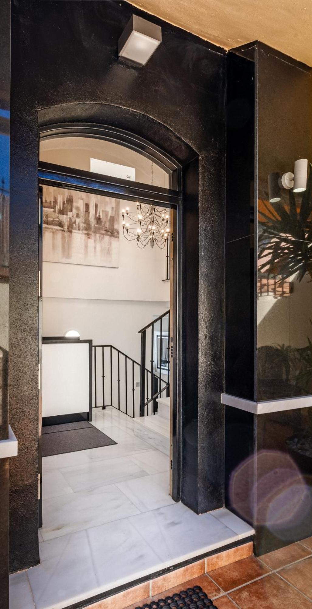 Bella Vista - Modern Private With 5 Bedrooms, Divided Into 2 Apartments, Sea View, And Pool *