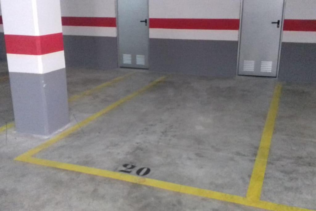 Apartamento En Con Parking Y Piscina.