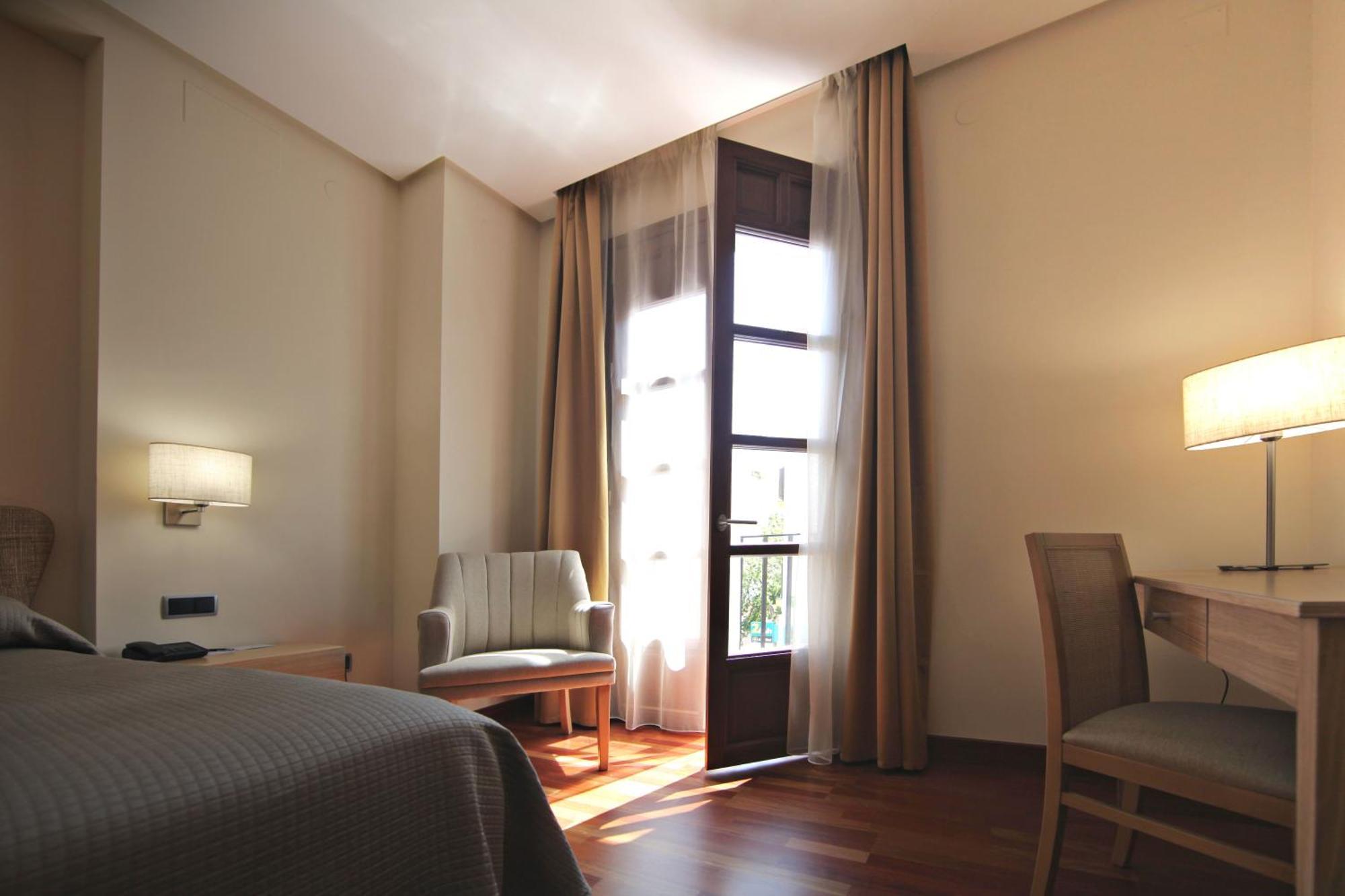 Hotel Casa Consistorial 4*