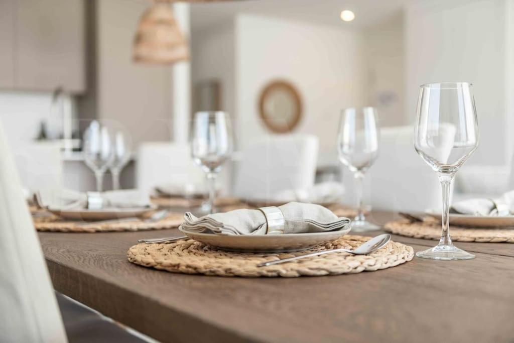 Apartment Lovely View With Private Jacuzzi & Terrace, Pool And Parking By Rems Fuengirola