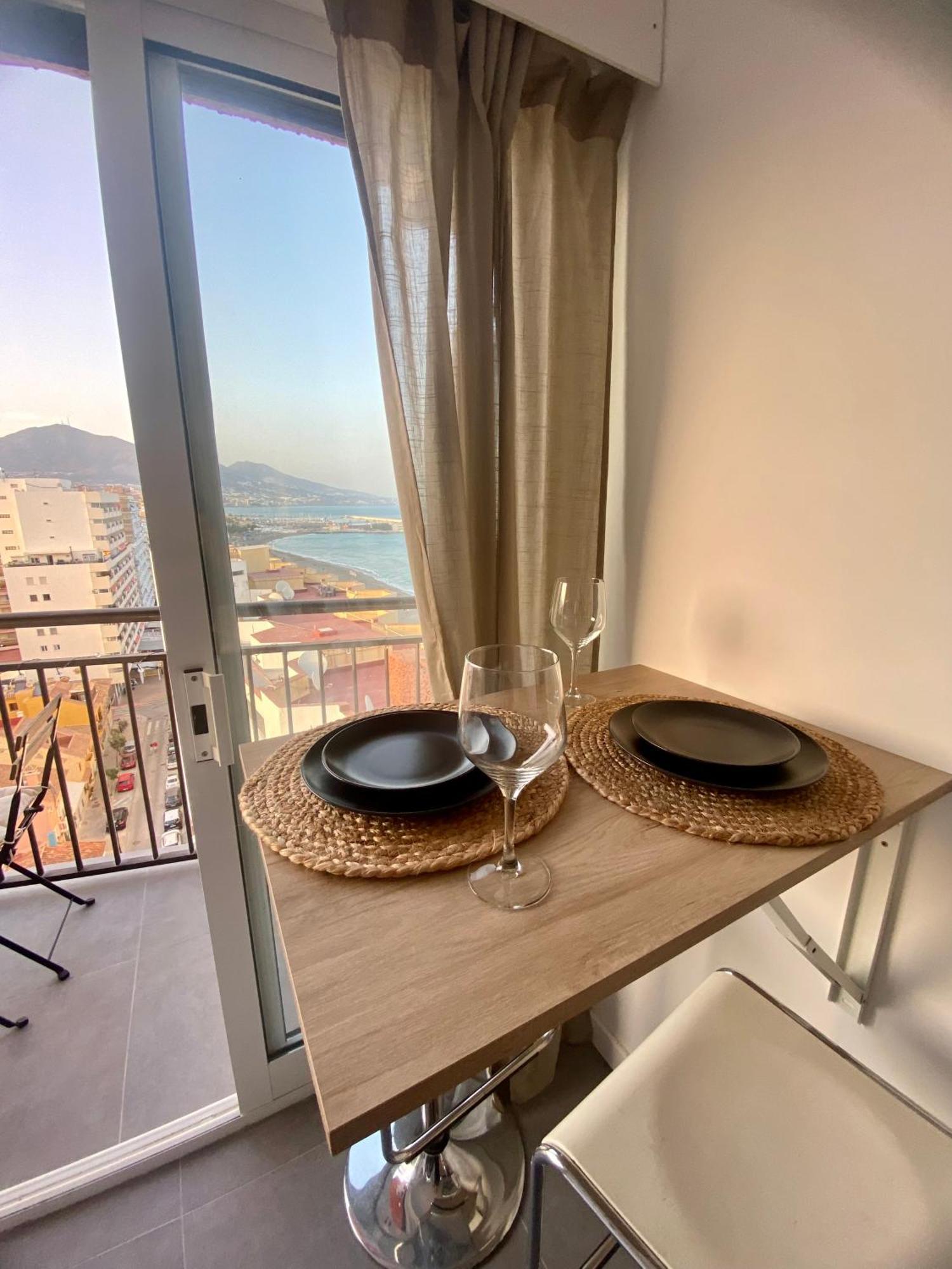 Moderno En Primera Linea De Playa Apartamento