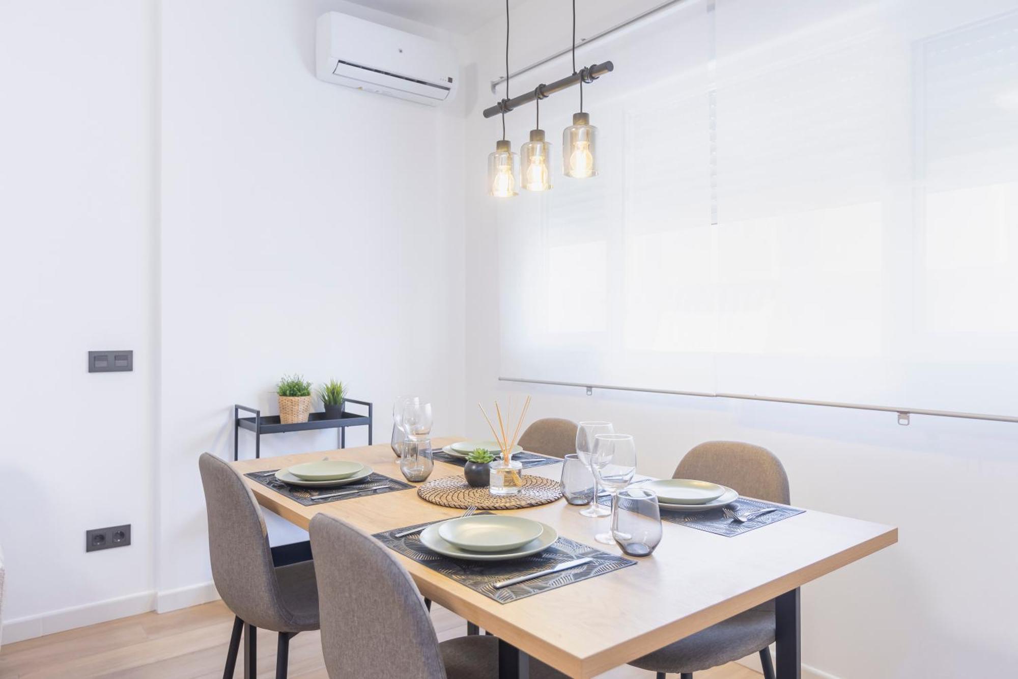 Huoneisto Fully Renovated In The Heart Of Fuengirola, 2 Min Walk To The Fuengirola
