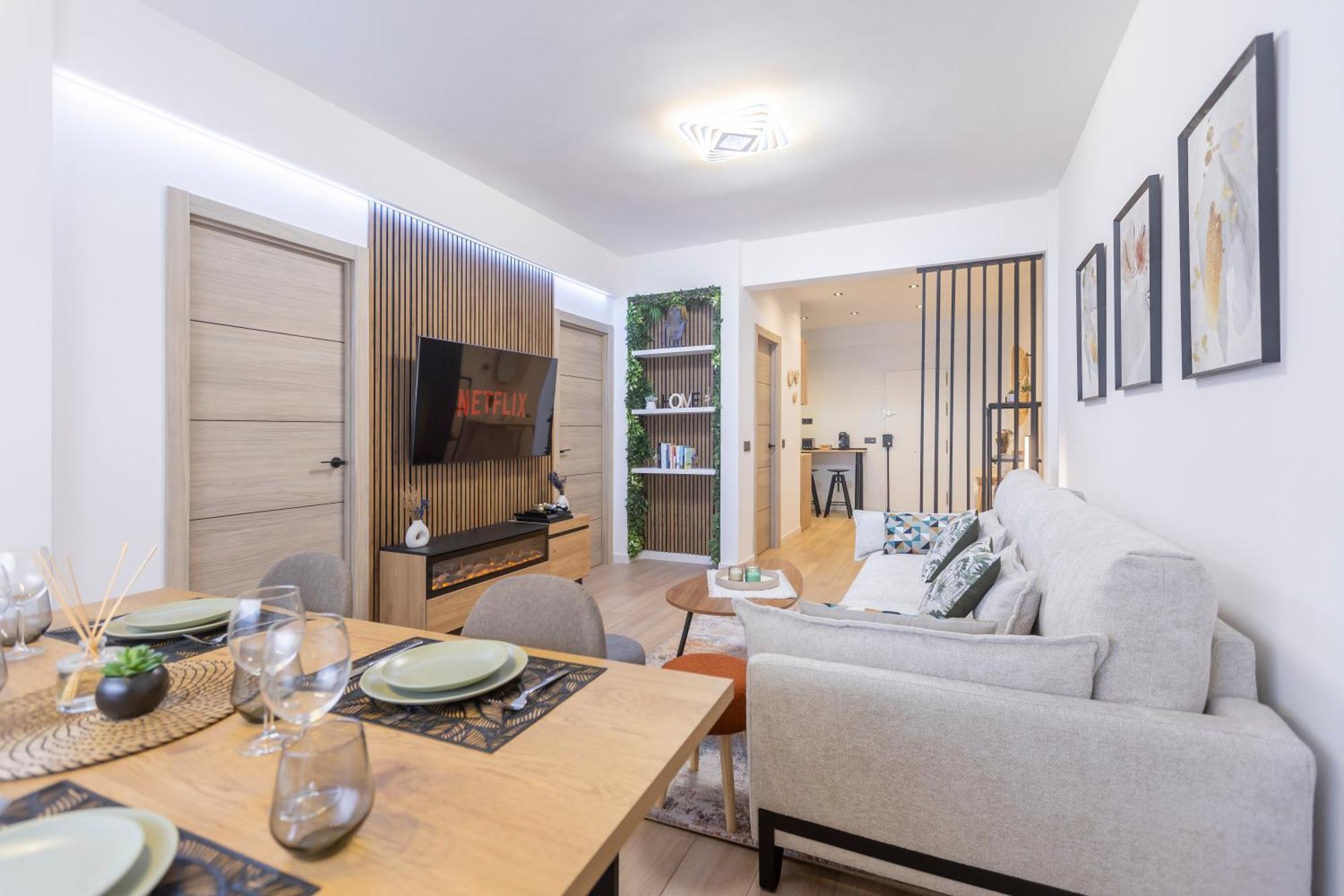 Huoneisto Fully Renovated In The Heart Of Fuengirola, 2 Min Walk To The